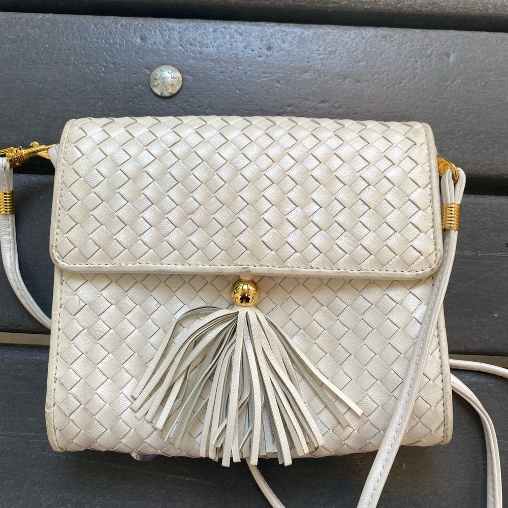 Ganson White Shoulder Bag